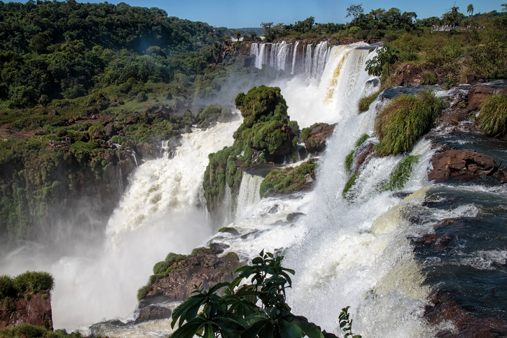 Garganta del Diablo en Parque Nacional de Iguazú Garganta del Diablo en Parque Nacional de Iguazú