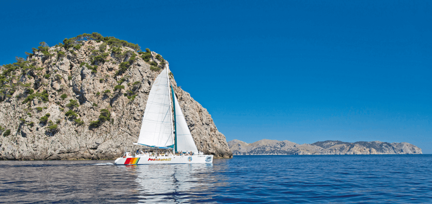 Una excursión en catamaran en Mallorca Una excursión en catamaran en Mallorca