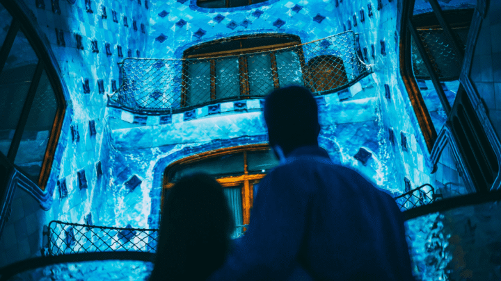 ¡No te lo Pierdas! Casa Batlló Presenta su Espectáculo Gratuito de Música y Luces Navideñas